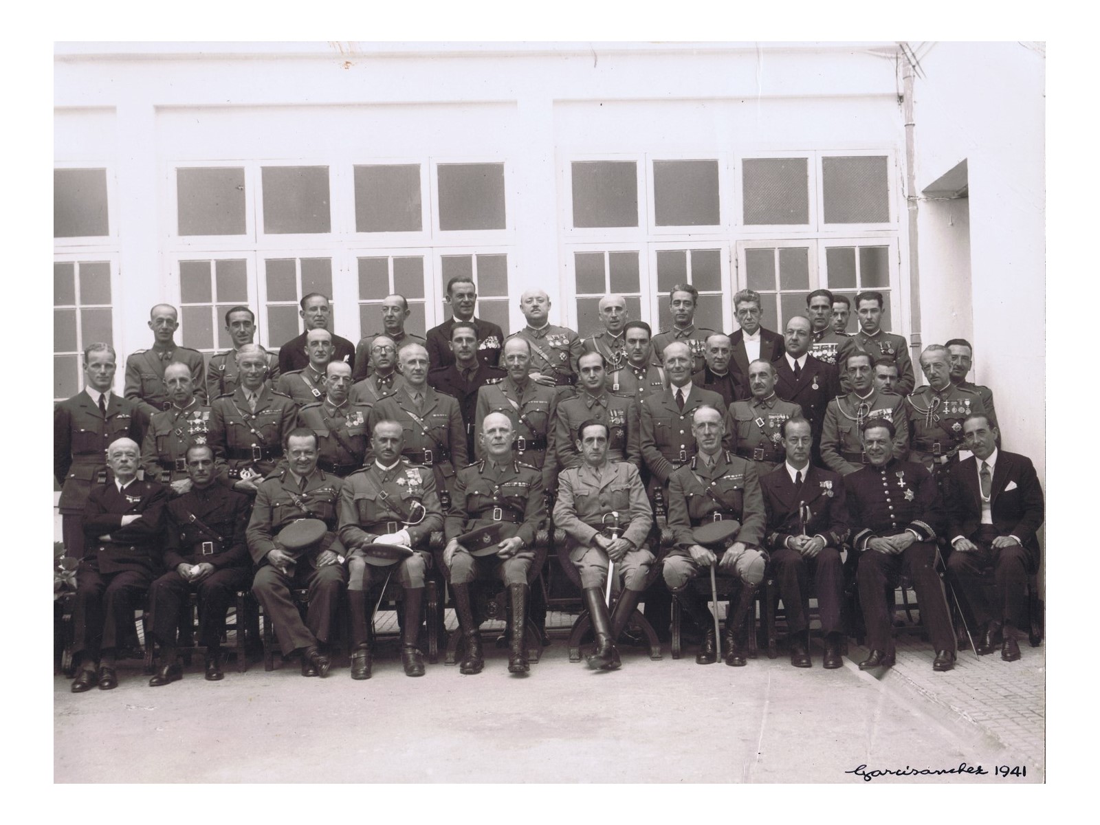 Visita del Gobernador General Lord Gort al Gen Muñoz Grandes, Algeciras 19 mayo 1941 (Copy).jpg